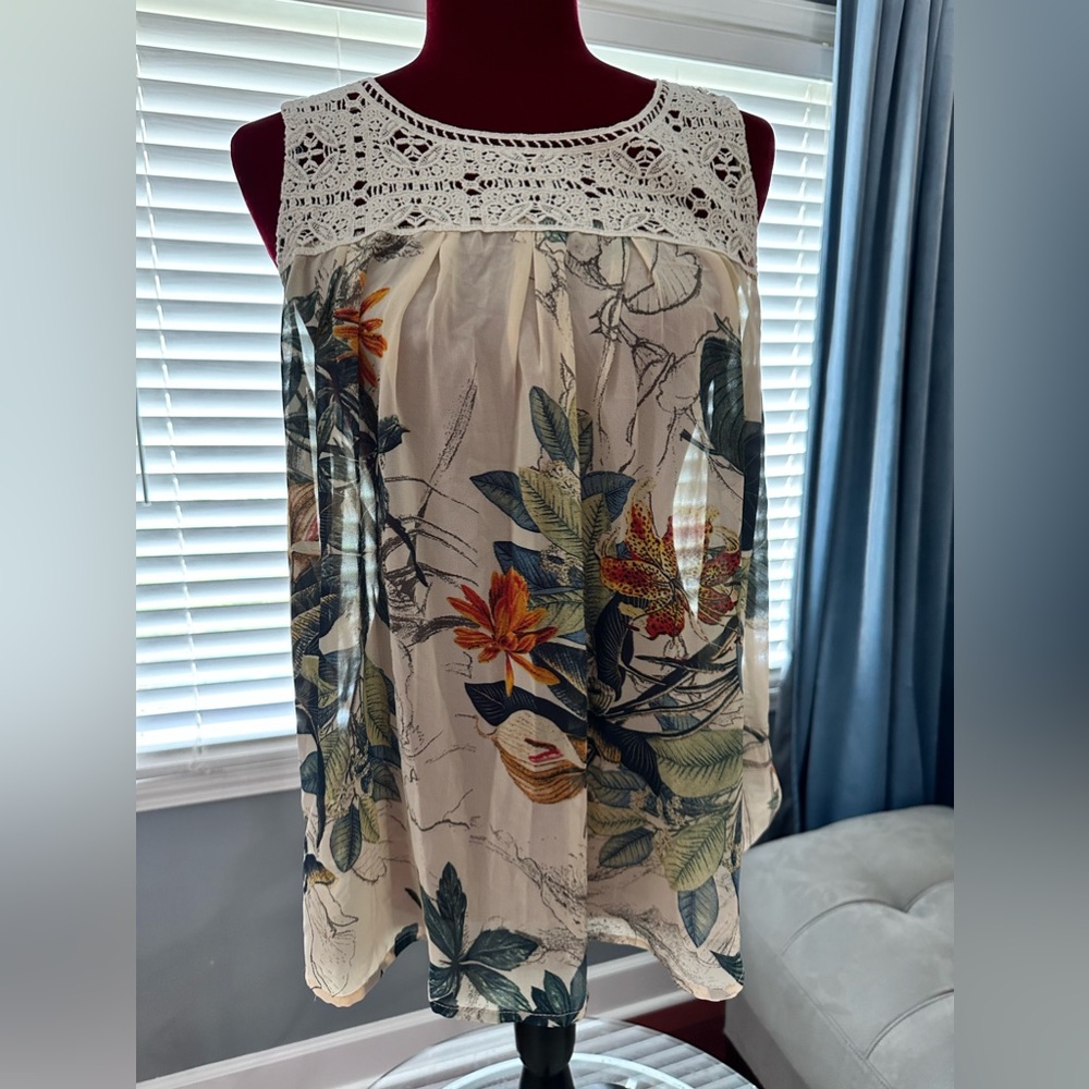 Hazel Palm Leaf Top